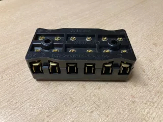 biztosítékdoboz 8811.15 24V (1x25A, 5x16A) (0)