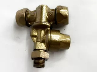 Bronz fúvóka egység Komondor FAP-200 permetezőhöz (1)