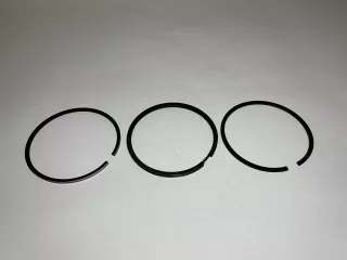 Force 1008 hajtókarcsapágy pár, nyugvócsapágy pár, ékszíj, gyűrű, szeleprugók táskában (3)