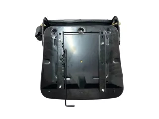 Force 311 vezetőülés kartámasszal és biztonsági övvel, régi típus (9)