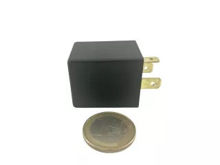 Force 325 irányjelző relé (3)