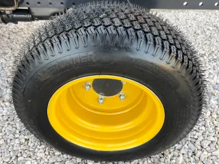 Force 325 Stage V fűgumis kerék készlet (7)