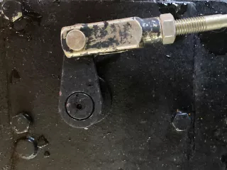 Force 435 kistraktor irányváltó kar működtetési fejlesztés (4)