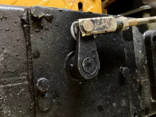 Force 435 kistraktor irányváltó kar működtetési fejlesztés (5)