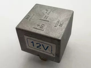 Force 435 töltést szabályzó relé (0)