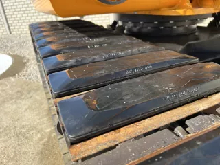 Force 470 szerelhető gumibetét készlet, fémláncos járószerkezethez. (3)