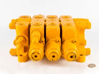 Force 915 hidraulika vezérlőtömb, 3 körös (3)