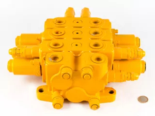 Force 915 hidraulika vezérlőtömb, 3 körös (4)