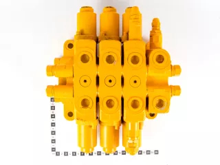 Force 915 hidraulika vezérlőtömb, 3 körös (6)