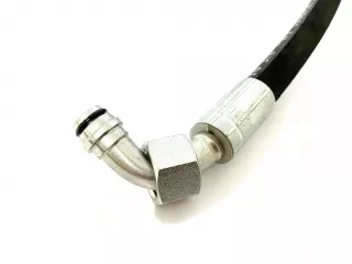 Hidraulika tömlő M18x1,5x1950 egyik vége egyenes, a másikon 90°-os véggel (2)