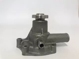 Hinomoto C174 vízszivattyú (2)