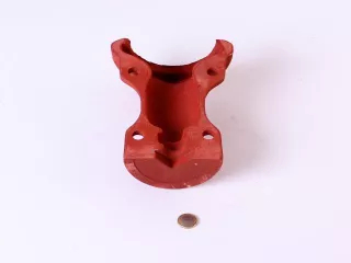 IH10-490 osztott távtartó fél (1)