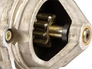 Iskra 11.139.405-C önindító, használt (2)