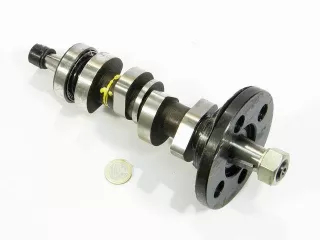 MTZ adagoló bütyköstengely (.3-as JAZDA) , csapágyakkal, szimeringgel, szimering-házzal, ékekkel, anyákkal (0)