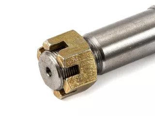 MTZ kereszttengely+anya (2)