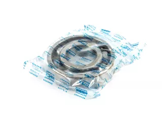 MTZ kuplung ház (darázsderék) csapágy szett (9)