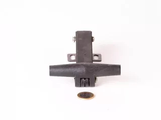 MTZ oldalablak zár új típus (keret nélküli oldalüveghez) original (2)