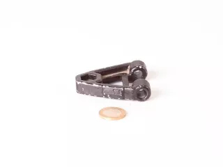 MTZ oldalablak zsanér, új típus (fém) keret nélküli oldalüveghez, original (2)