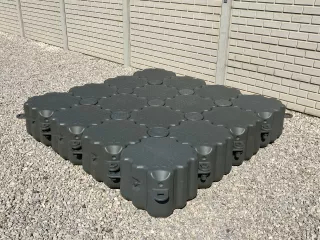 Műanyag úszótest 50 x 50 x 40 cm (4)