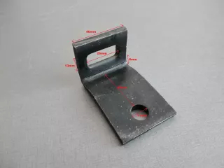 rugós kapa felfogató bilincs 40x40x8 mm (0)