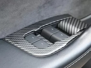 Tesla ablakemelő- és ajtókapcsoló dekor készlet, matt karbon, 14 db, Model 3 / Model Y (4)