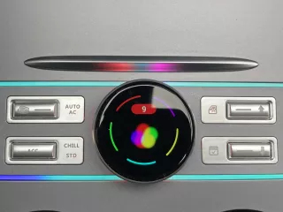 Tesla közép konzol okos gomb USB dokkolóval Tesla Model 3 és Model Y (5)