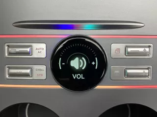 Tesla közép konzol okos gomb USB dokkolóval Tesla Model 3 és Model Y (11)