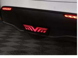 Tesla LED hátsó diffúzor lámpa, Model Y (0)