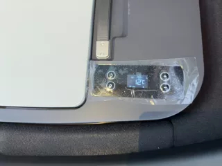 Tesla Model Y beépíthető csomagtér hűtőszekrény, alsó tárolórekeszbe, TY01 (2)