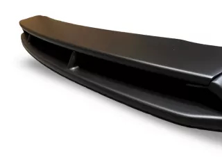 Tesla Model Y első lökhárító spoiler toldat, 4 részes, matt fekete alapozott (2)