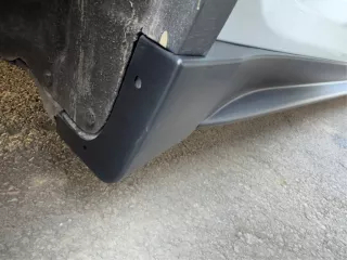 Tesla Model Y oldalsó küszöb spoiler szett, matt fekete (2)