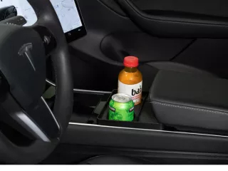 Tesla pohártartó, TPE, fekete, kártyanyílással, Model 3 / Model Y (3)