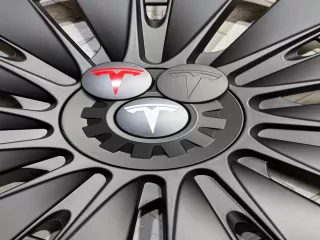 Tesla Straight Edge dísztárcsa készlet, matt fekete, 18