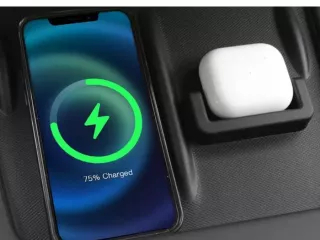 Tesla vezeték nélküli töltőpad a középkonzolra, TPE, Bluetooth fülhallgató tárolóval, Model 3 / Model Y (1)