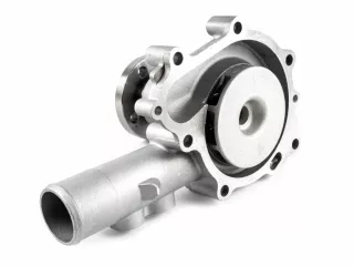 traktor vízszivattyú Komatsu 4D106 (4)