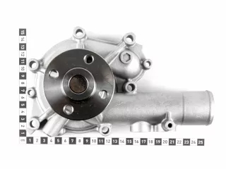 traktor vízszivattyú Komatsu 4D106 (5)