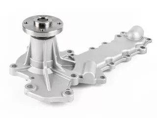 traktor vízszivattyú Kubota V2203 (2)