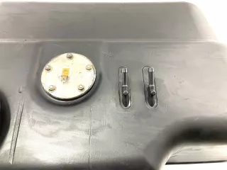 Üzemanyag tank Iseki AT25 japán kistraktorhoz, használt (2)