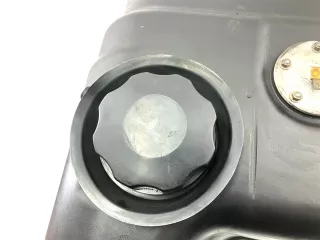 Üzemanyag tank Iseki AT25 japán kistraktorhoz, használt (3)