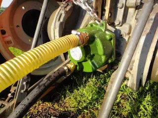 Vízszivattyú, kardán hajtású, japán kistraktorokhoz (180 liter/perc) (4)