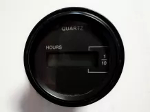 Force 110 üzemóra számláló, digitális, túlfutott