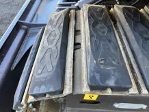 Force 470 szerelhető gumibetét készlet, fémláncos járószerkezethez.