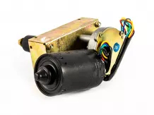 Force 915 ablaktörlő motor