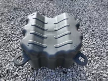 Műanyag úszótest V formájú fedélzettel, 'ride-on', csónak gerinc és jetski alá