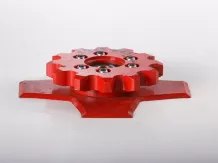 Oros napraforgóbetéthez forgókés szerelt 685