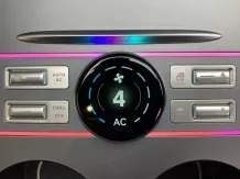 Tesla közép konzol okos gomb USB dokkolóval Tesla Model 3 és Model Y