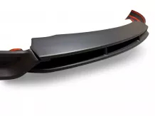 Tesla Model Y első lökhárító spoiler toldat, 4 részes, matt fekete alapozott